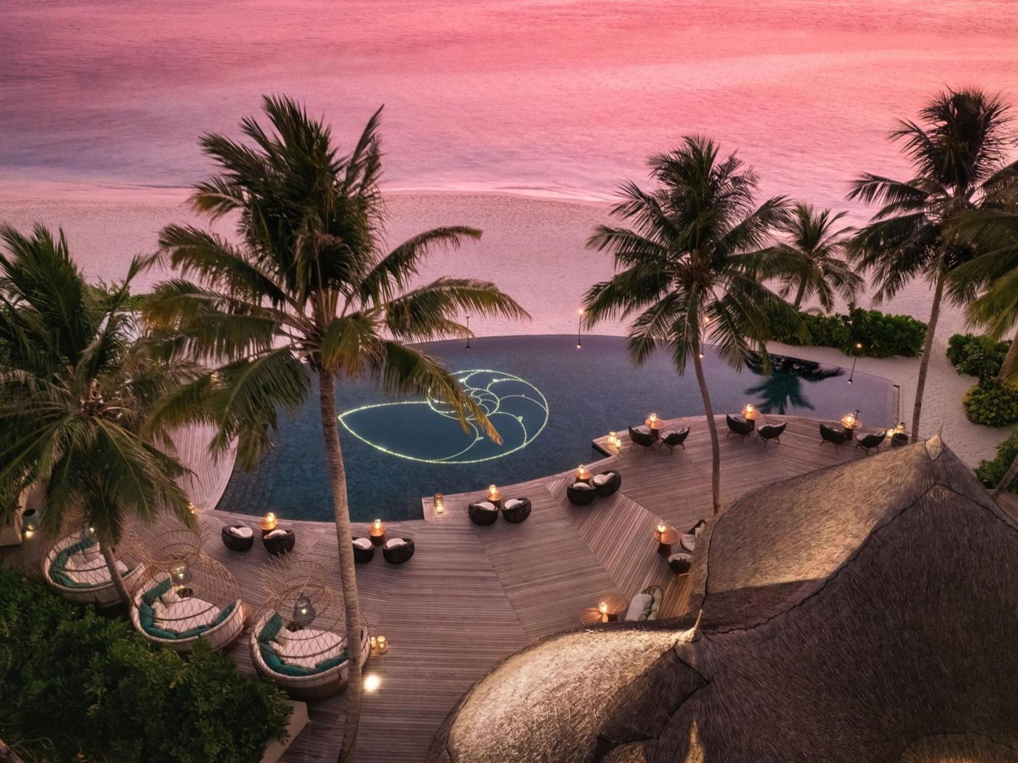 Готель The Nautilus Maldives Kamadhoo Екстер'єр фото